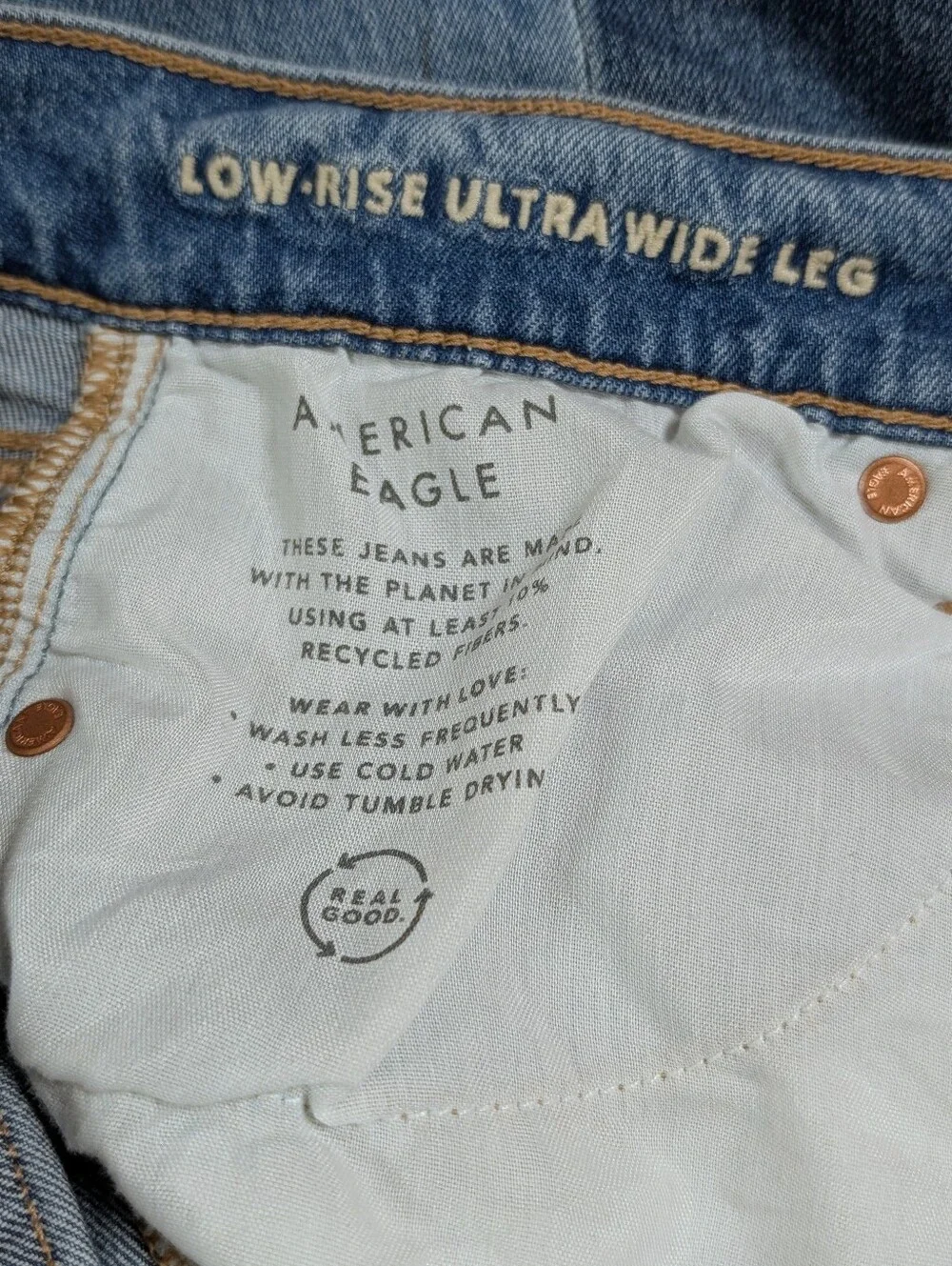 American Eagle Dreamy Drape Stretch Low-Rise Ultra Wide-Leg Jean Size 2